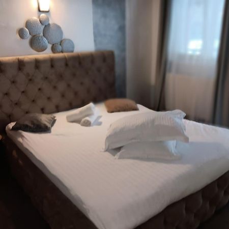 La Protap Calimanesti Hotel Ngoại thất bức ảnh