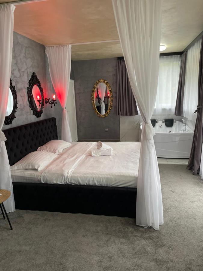 La Protap Calimanesti Hotel Ngoại thất bức ảnh