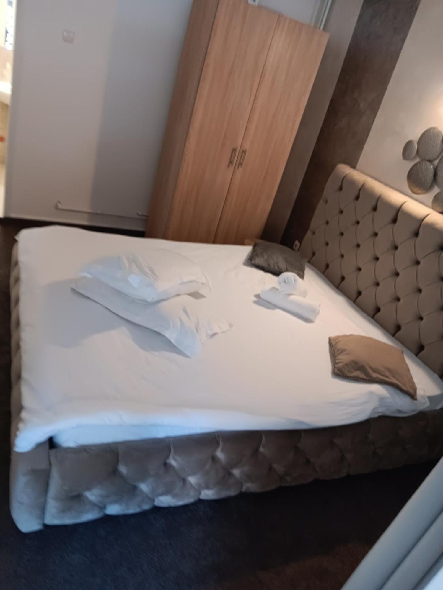 La Protap Calimanesti Hotel Ngoại thất bức ảnh