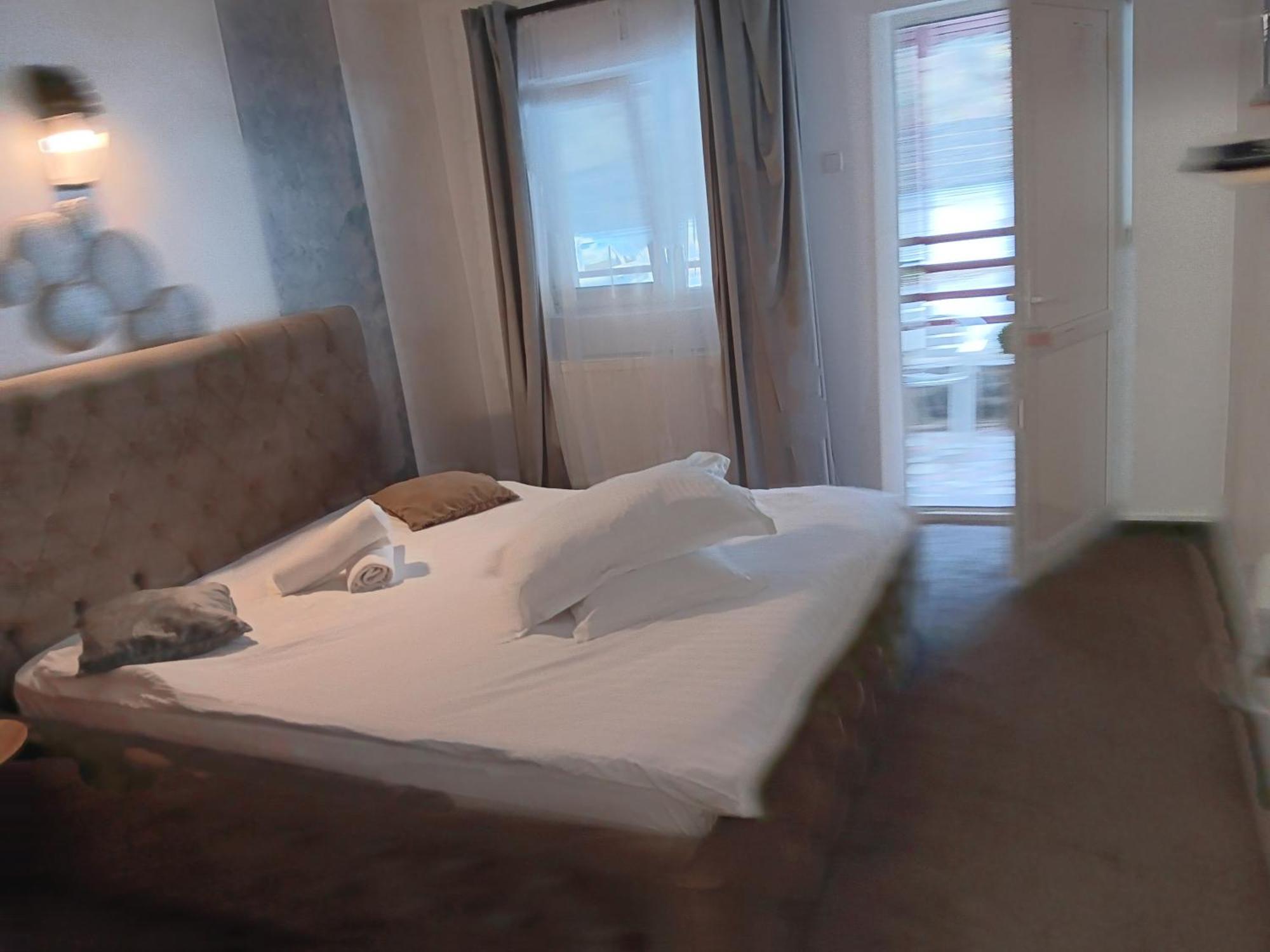La Protap Calimanesti Hotel Ngoại thất bức ảnh