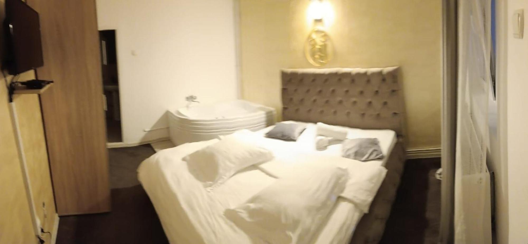 La Protap Calimanesti Hotel Ngoại thất bức ảnh